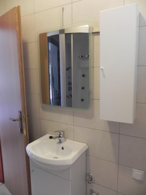 Apartments Milka Pag パグ 部屋 写真